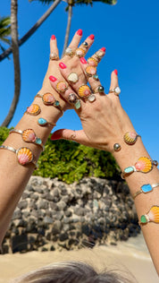 Tropical Gangster - Mini Albino Sunrise Shell Bezeled Ring