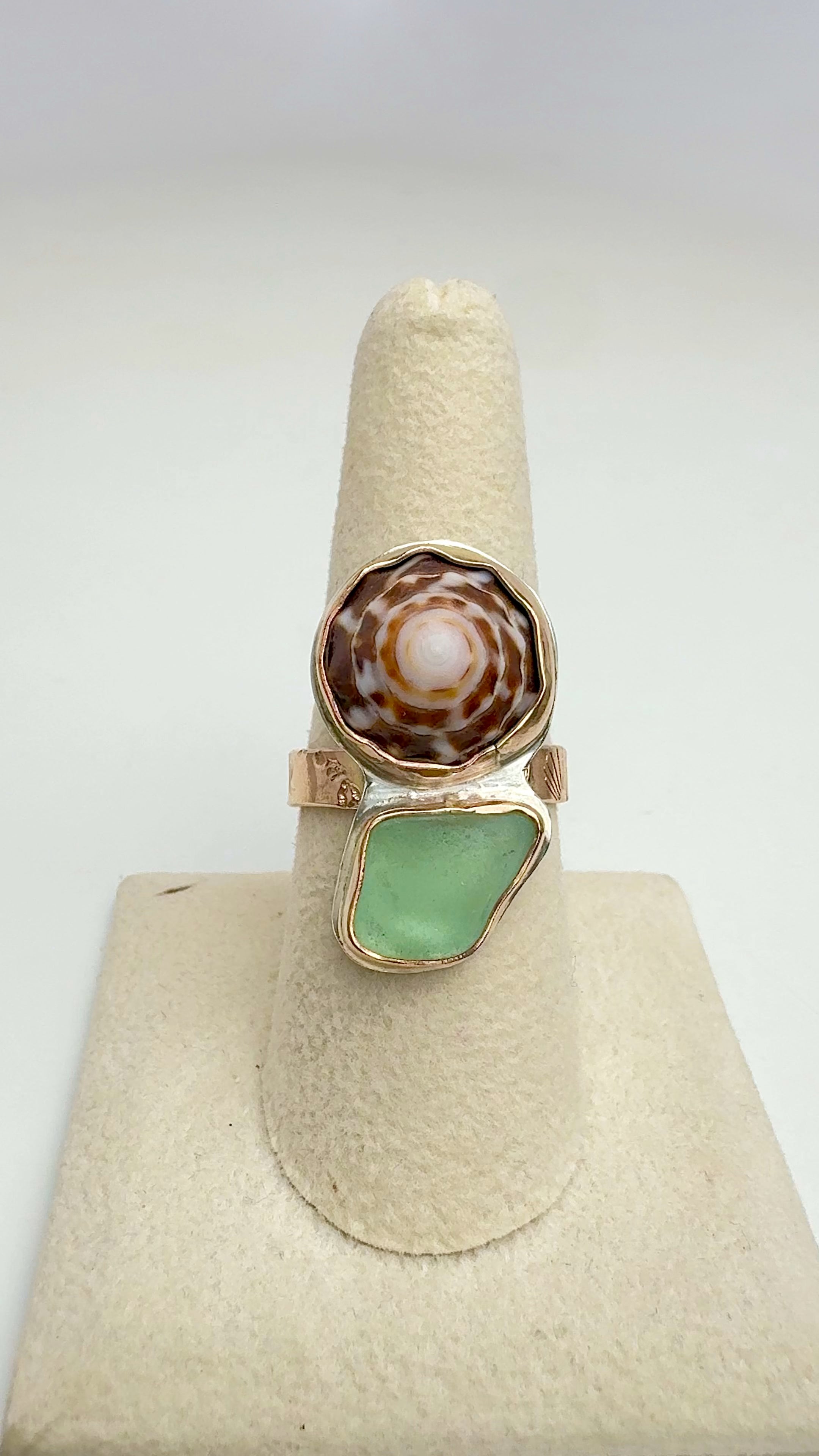 Tropical Gangster - Puka Shell & Sea Glass Bezeled Ring