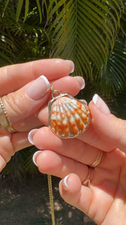 Sunrise Shell Bezel Necklace With Mermaid Engraving