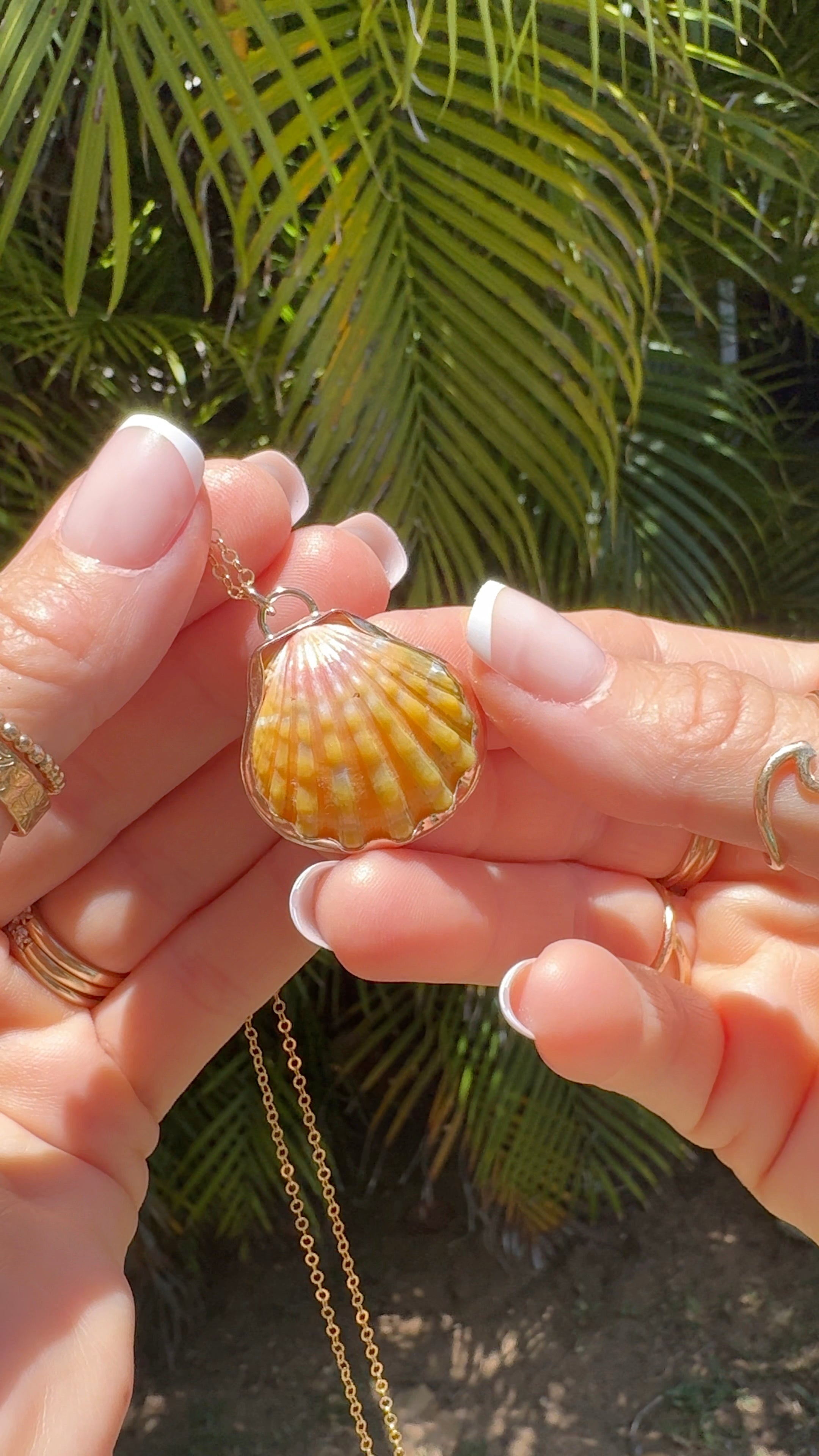 Sunrise Shell Bezel Necklace With Mermaid Engraving