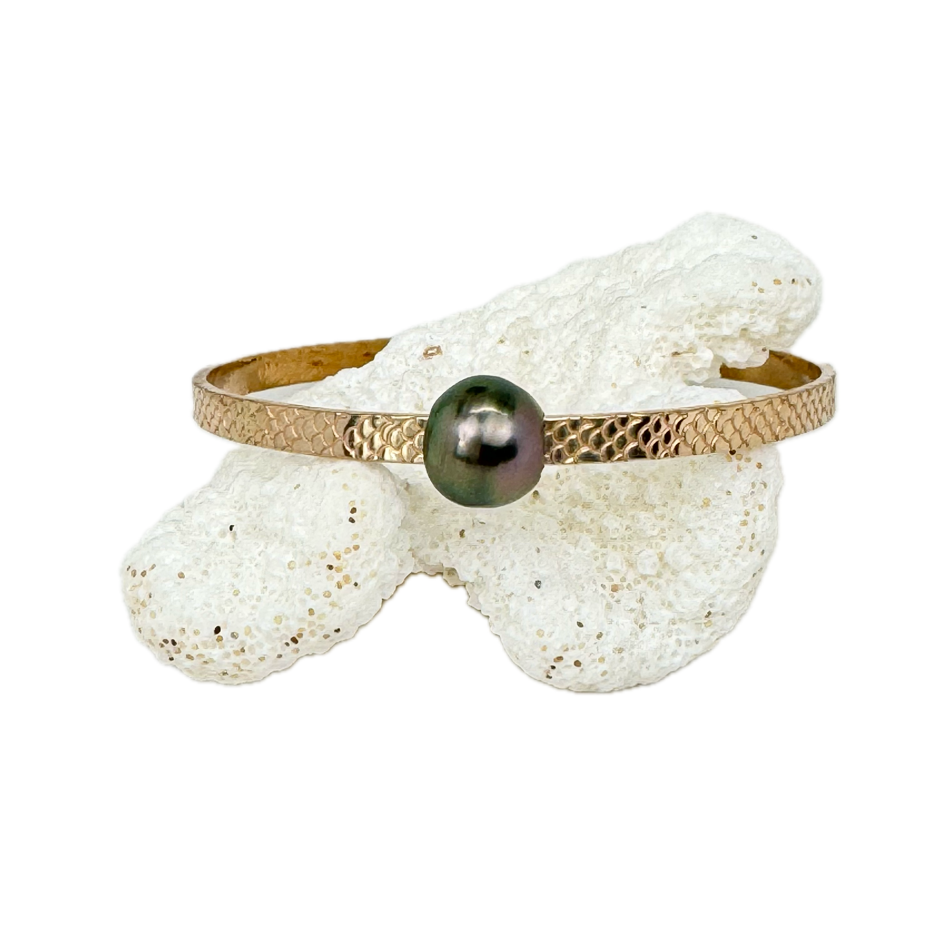 7.5" Tahitian Pearl Mermaid Scales Signature Bangle