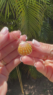 Sunrise Shell Bezel Necklace With Mermaid Engraving