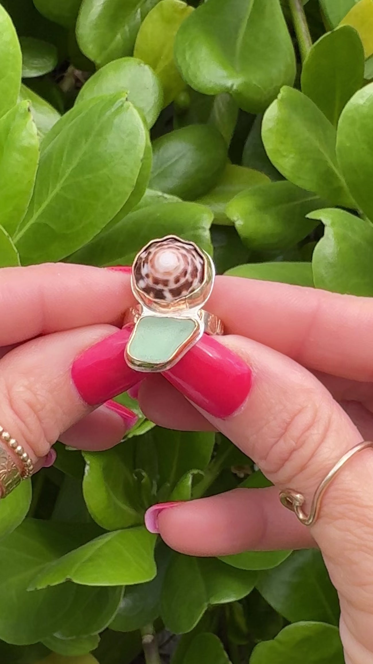 Tropical Gangster - Puka Shell & Sea Glass Bezeled Ring