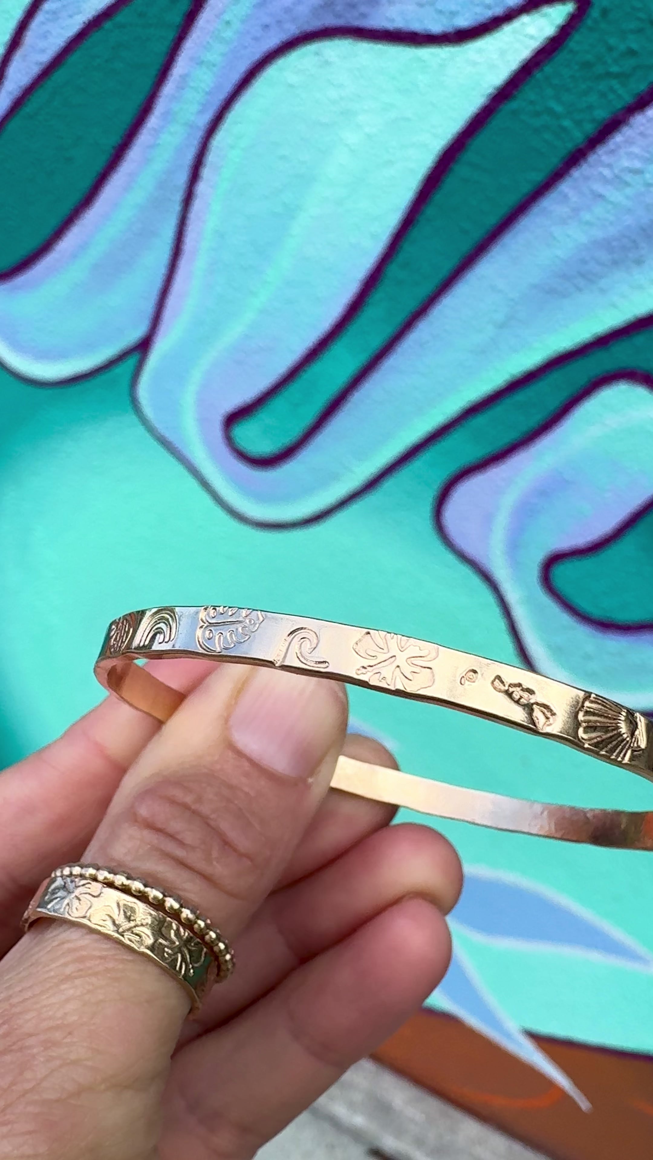 Aloha Bangles Hawaiʻi Icon Signature Bangle Bracelet