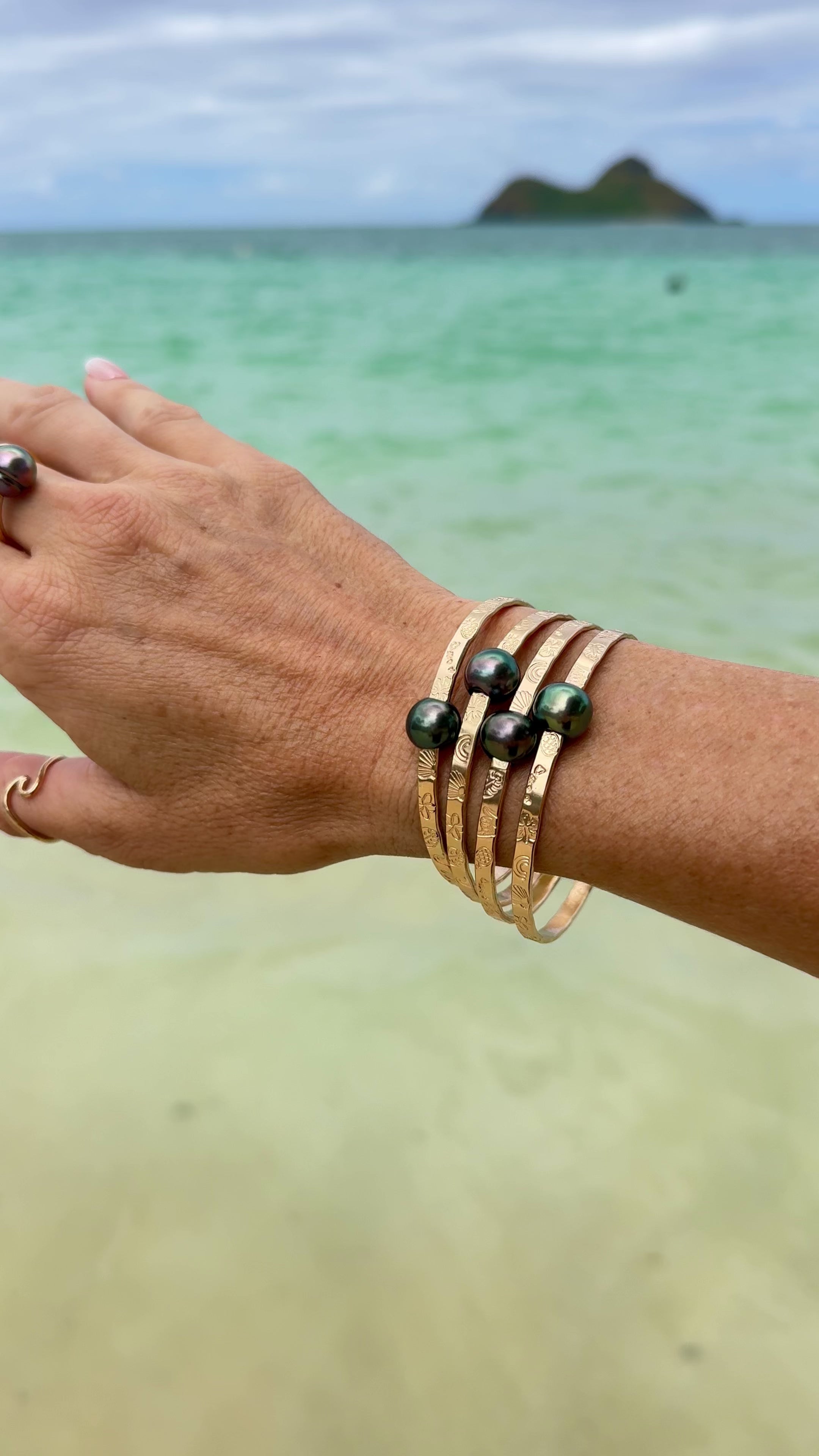 Aloha Bangles Hawaiʻi Icon Signature Bangle Bracelet