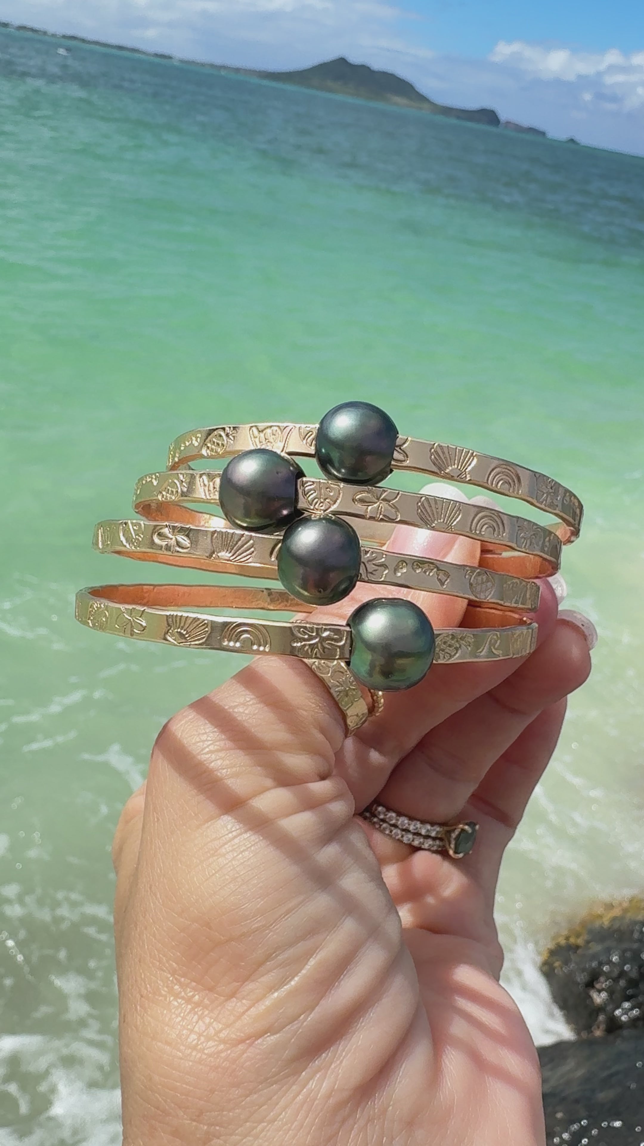 Aloha Bangles Hawaiʻi Icon Signature Bangle Bracelet