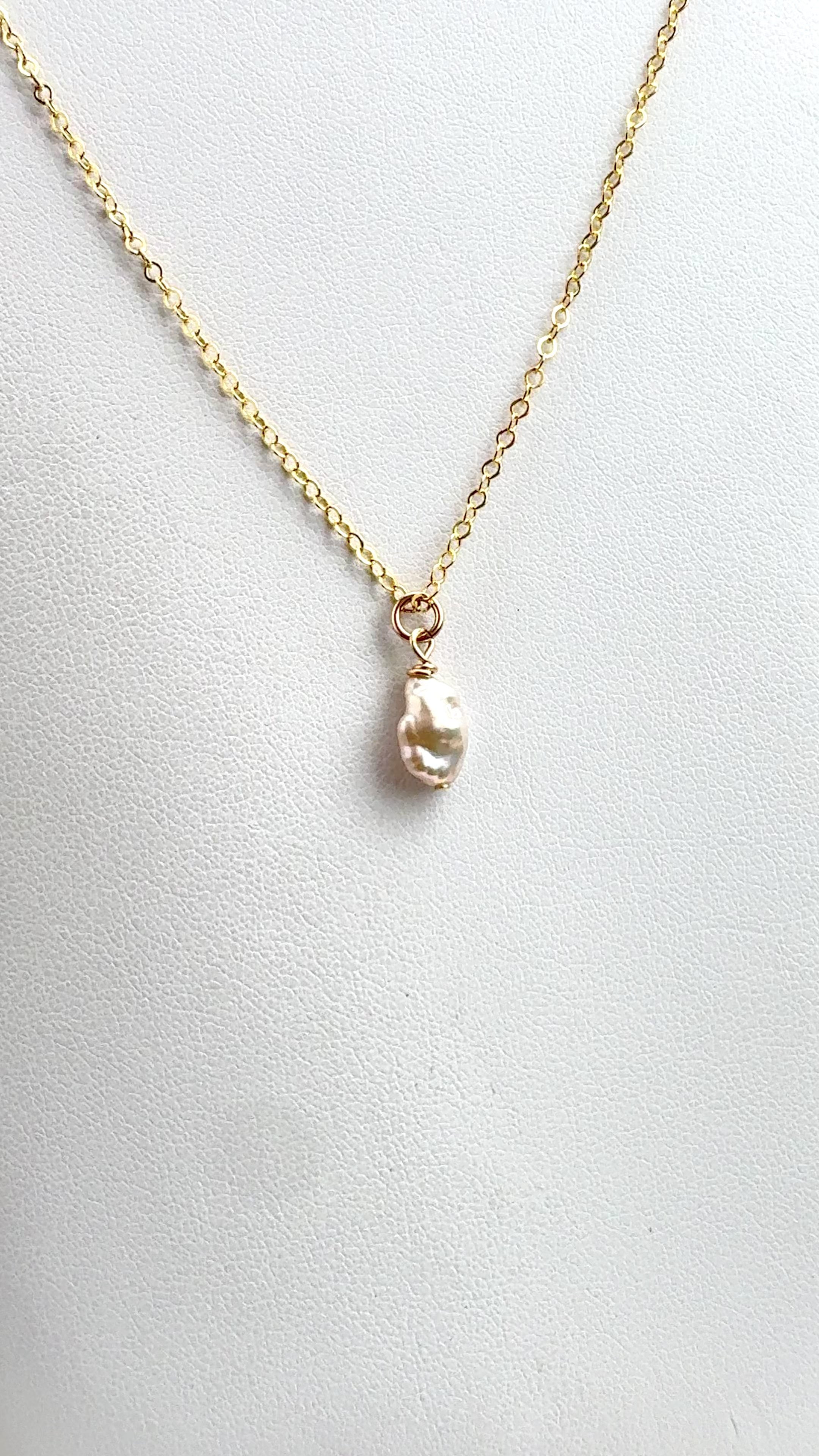 Iridescent White Edison Keshi Pendant Necklace - 16"