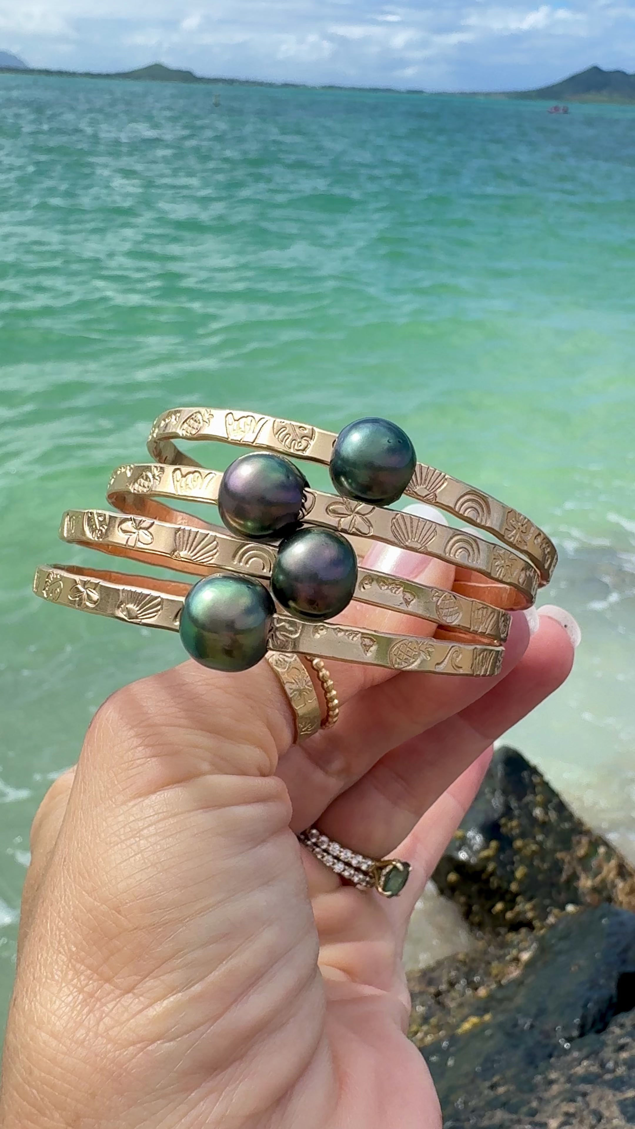 Aloha Bangles Hawaiʻi Icon Signature Bangle Bracelet