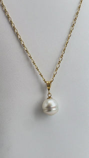 White South Sea Pendant Necklace