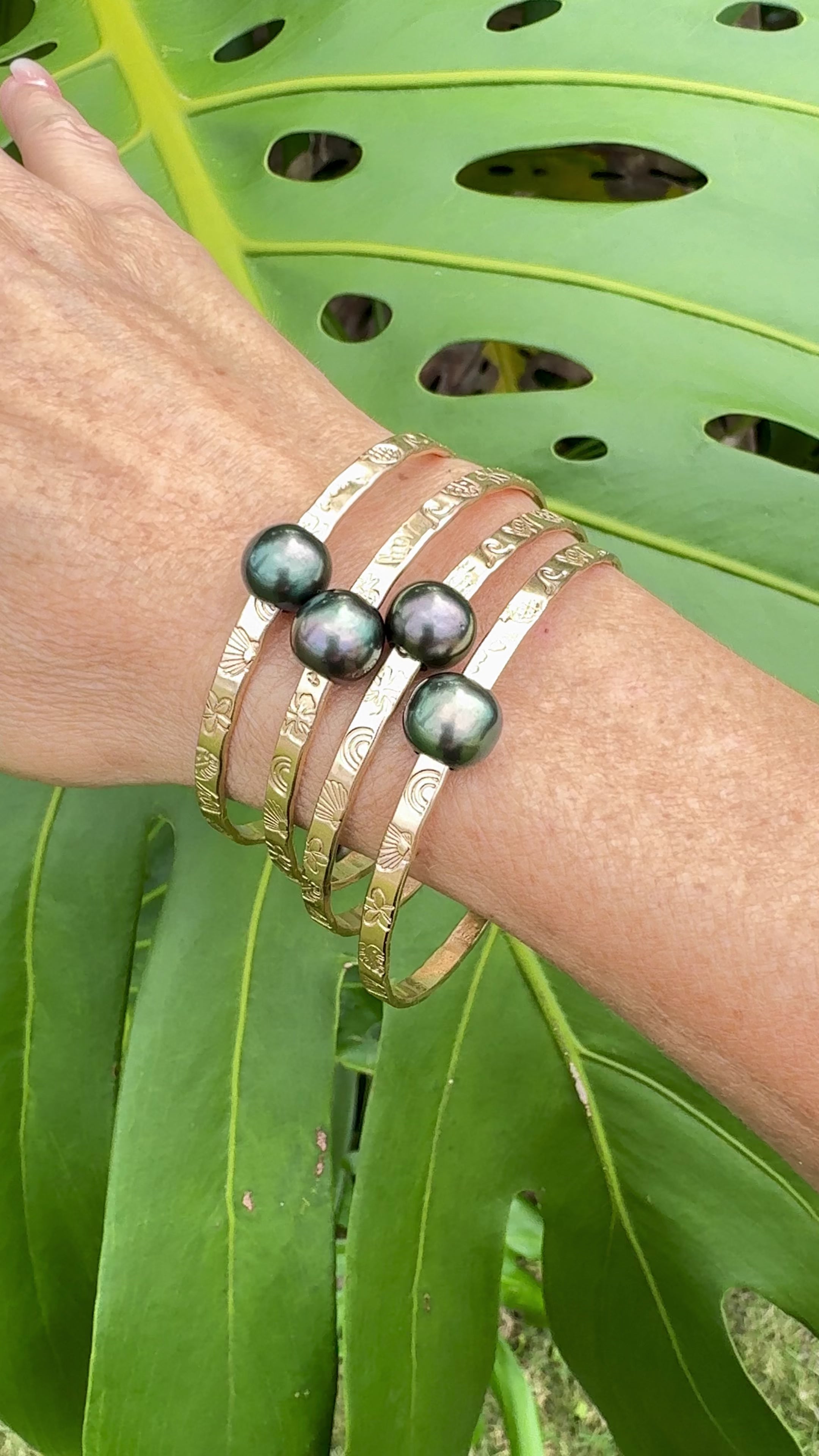 Aloha Bangles Hawaiʻi Icon Signature Bangle Bracelet