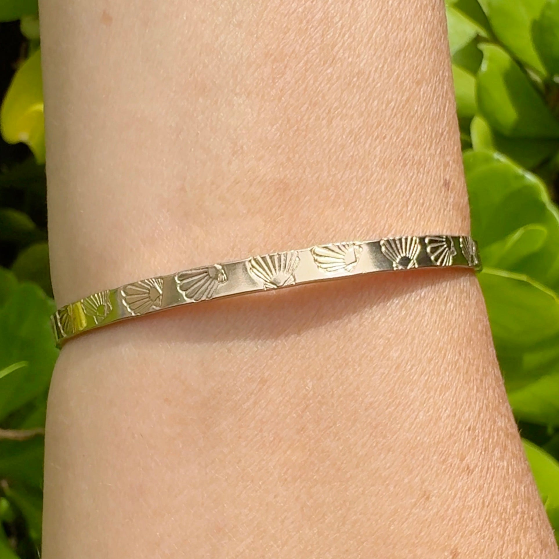 Aloha Bangles Sunrise Shell Signature Bangle Bracelet