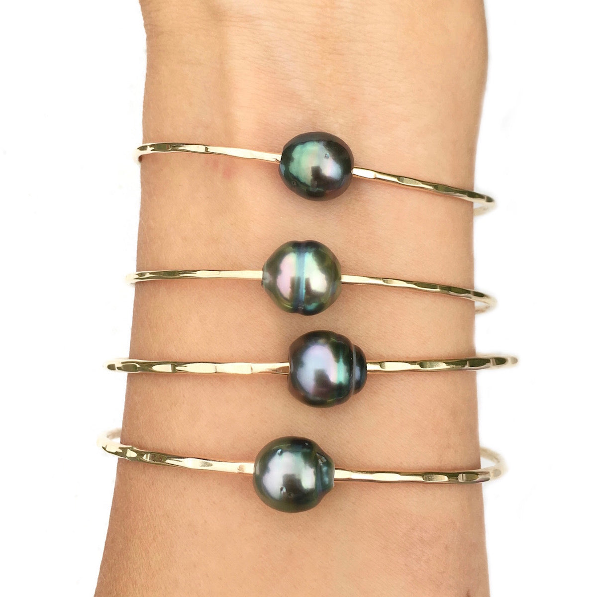 tahitian-pearl-bangles_b937f3ba-b8b3-4feb-a404-cac916bc385b.jpg