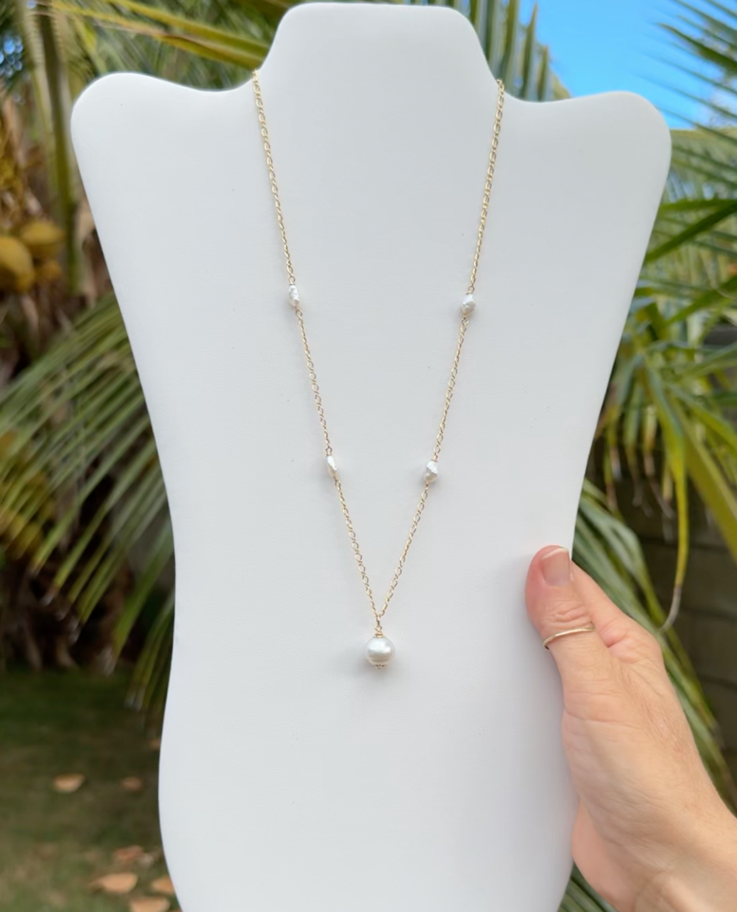 white-lei-necklace.png